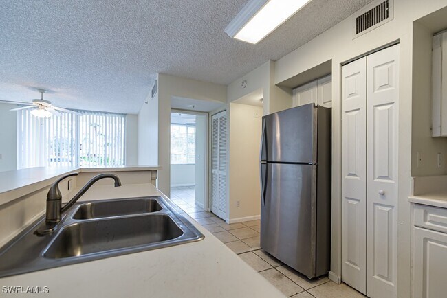 Foto del edificio - 1195 Wildwood Lakes Blvd