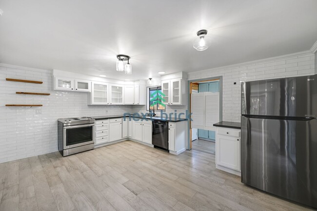 Foto del edificio - Charming 3-Bed, 2-Bath Remodeled Home in P...