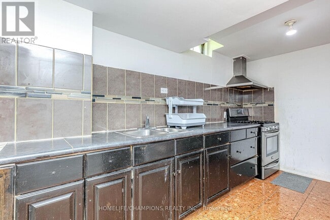 Building Photo - 41 Broadbridge Dr