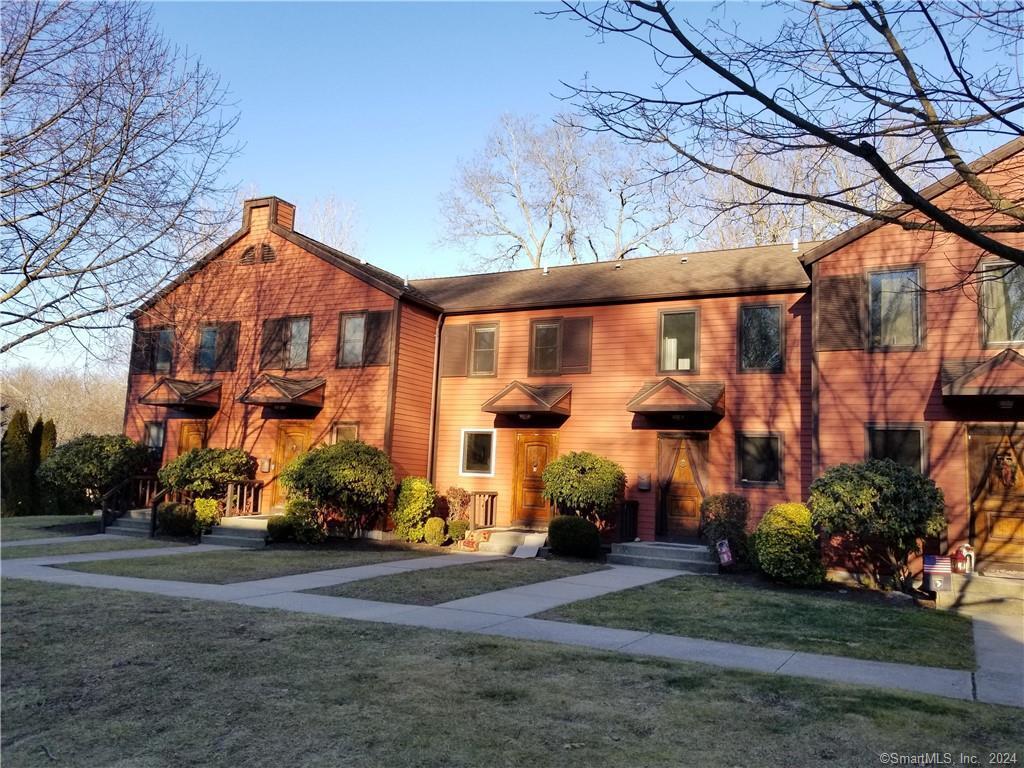 Primary Photo - 6 Courtland Dr