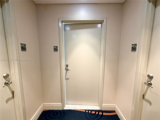 Foto del edificio - 185 SW 7th St