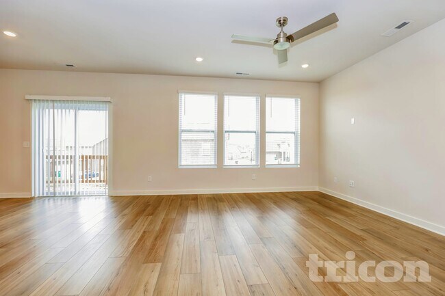 Foto del edificio - 7012 Park Knoll Dr