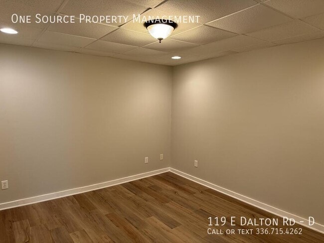 Foto del edificio - 119 E Dalton Rd
