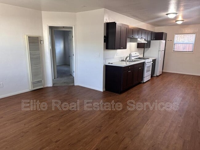Foto del edificio - 234 Garrett Ave