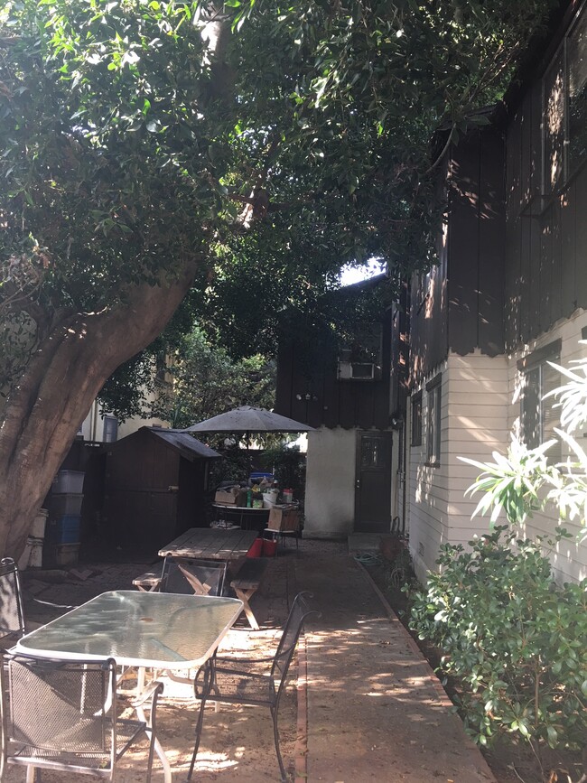Foto del edificio - 11048 Tennessee Ave
