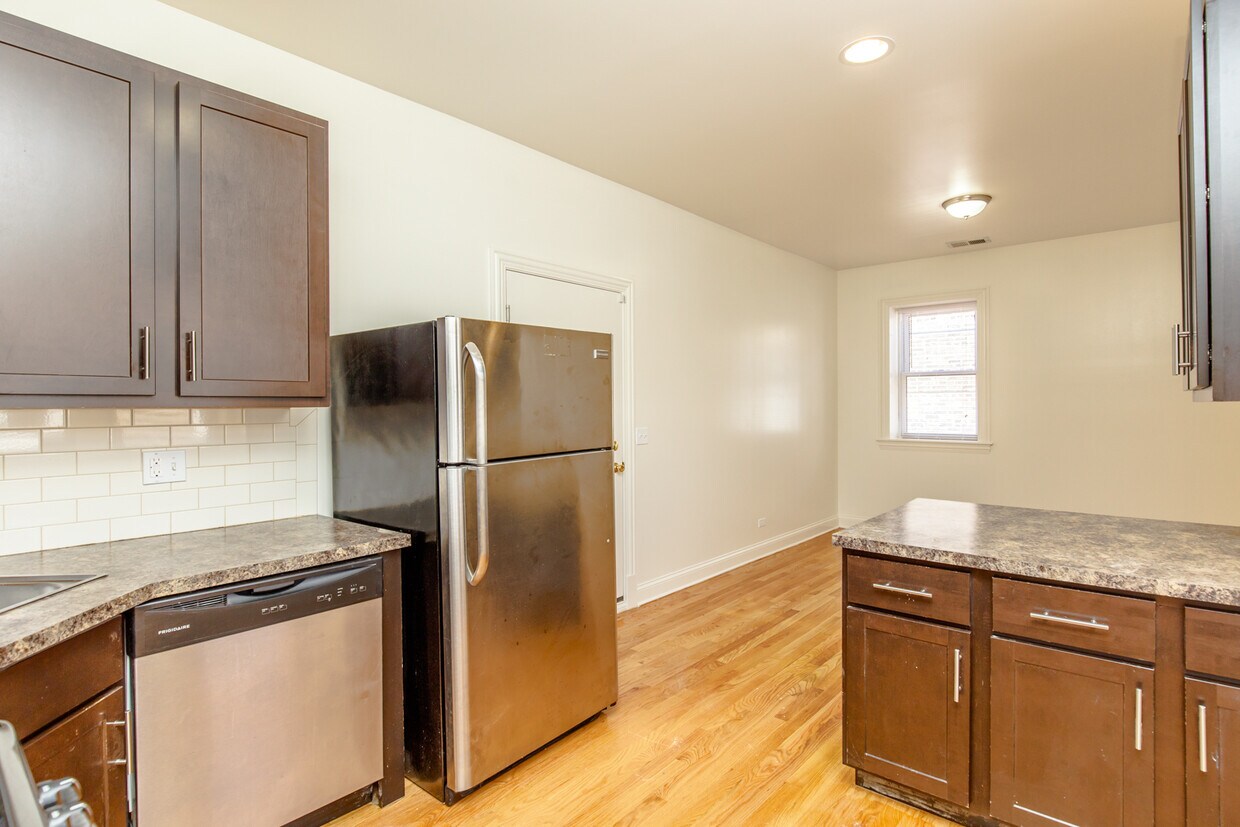 Foto principal - 4452 N Sheridan Rd