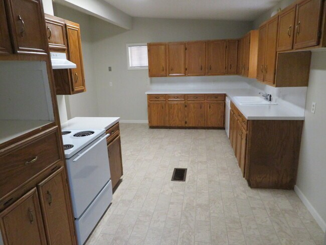 Building Photo - Beautiful House Minutes From Medical Distr...