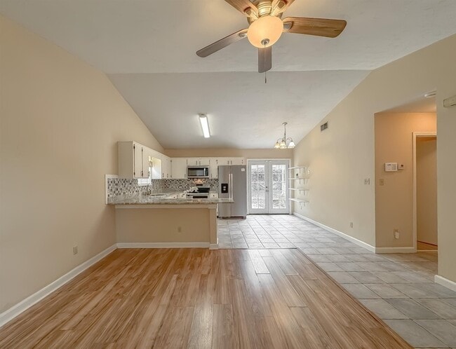 Foto del edificio - 1555 Spruce Wood Trl