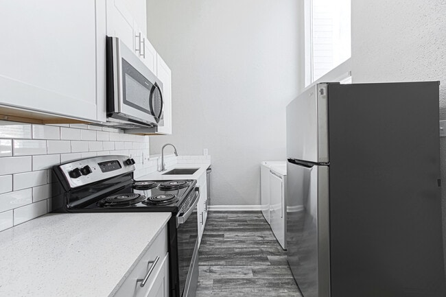Building Photo - Cypress Parc