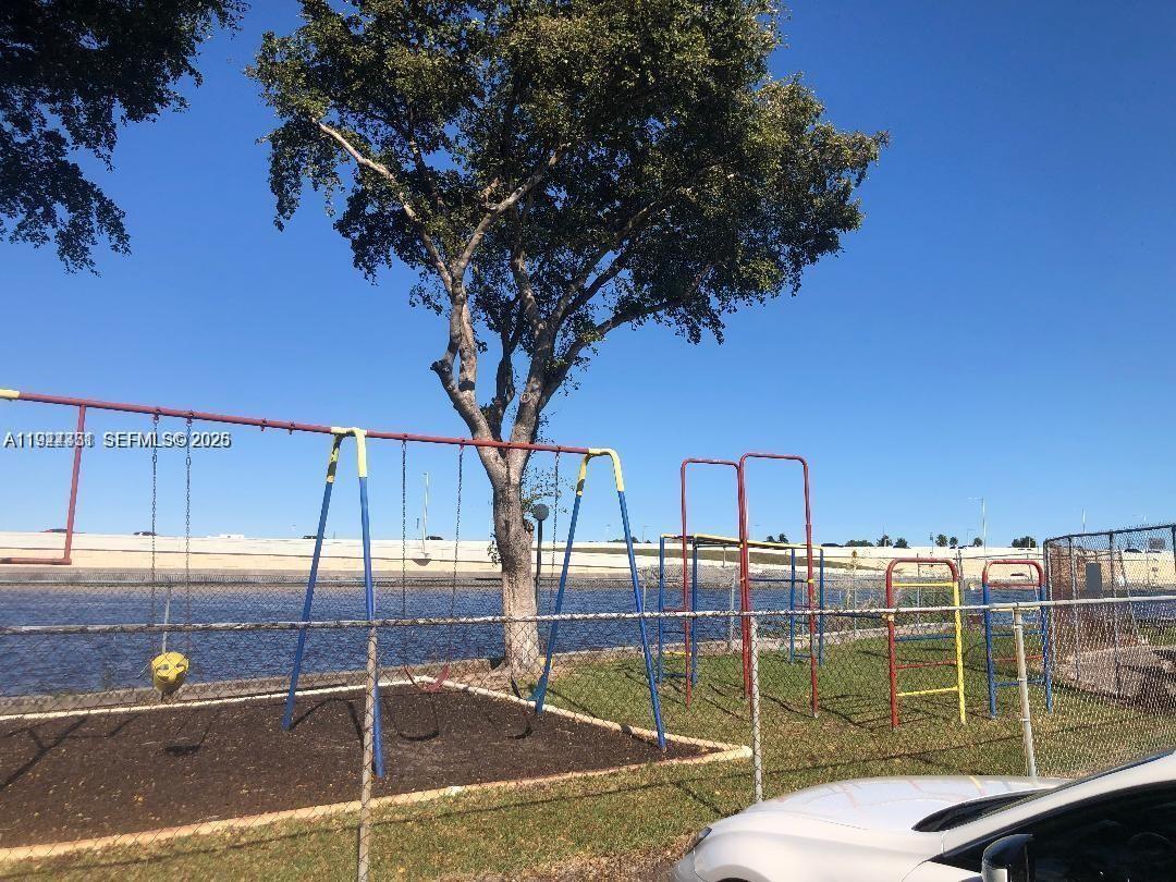 Foto del edificio - 4717 NW 7th St