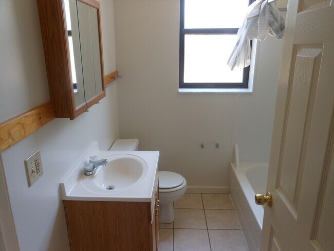 Foto del edificio - 6253 Cates Ave