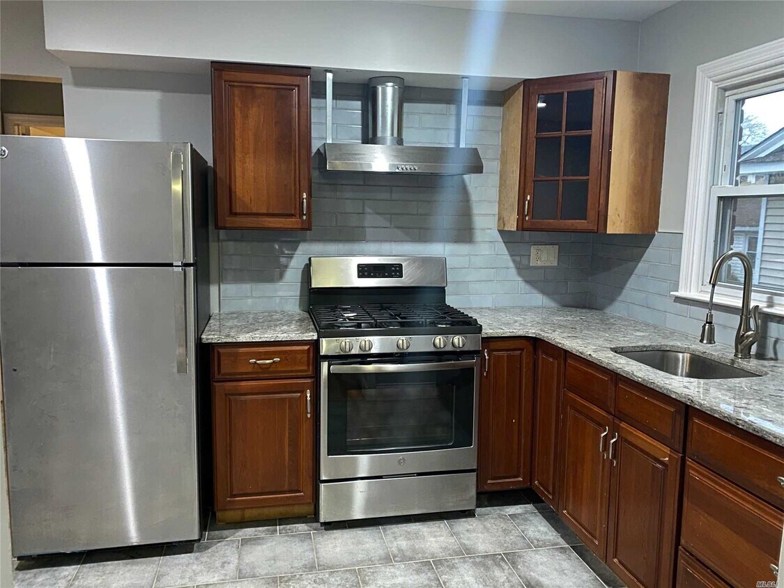 30 Vancott Ave, Hempstead, NY 11550 House for Rent in Hempstead, NY