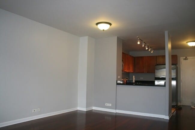 Building Photo - 222 E Pearson St