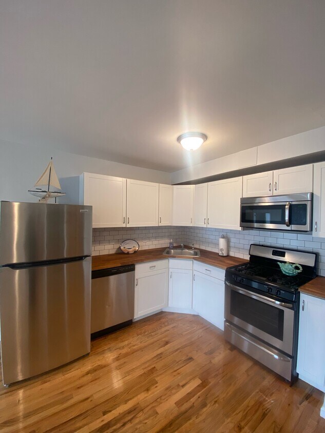 Primary Photo - 214 Beach 91st St