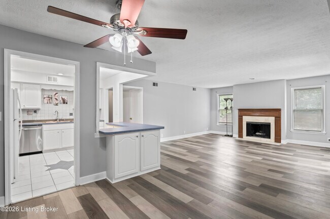 Foto del edificio - 10331 Shelbyville Rd