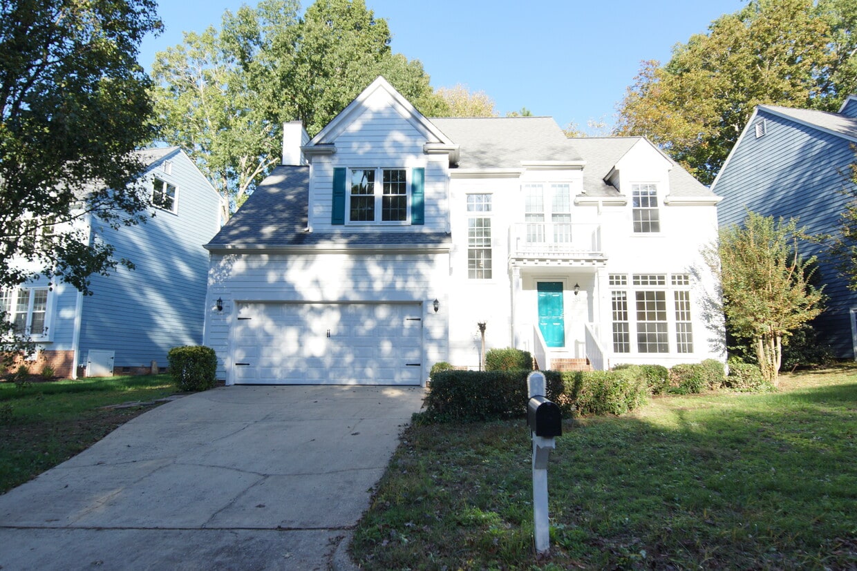 Primary Photo - 204 Swiss Lake Dr