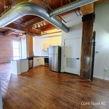 Building Photo - 202 W 5th St