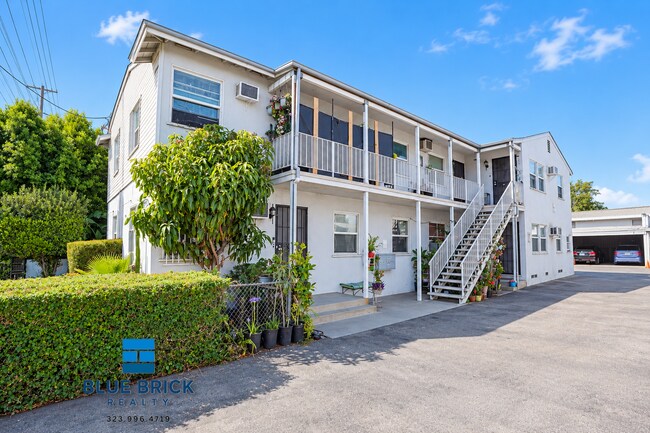 Building Photo - 12805 Vanowen St