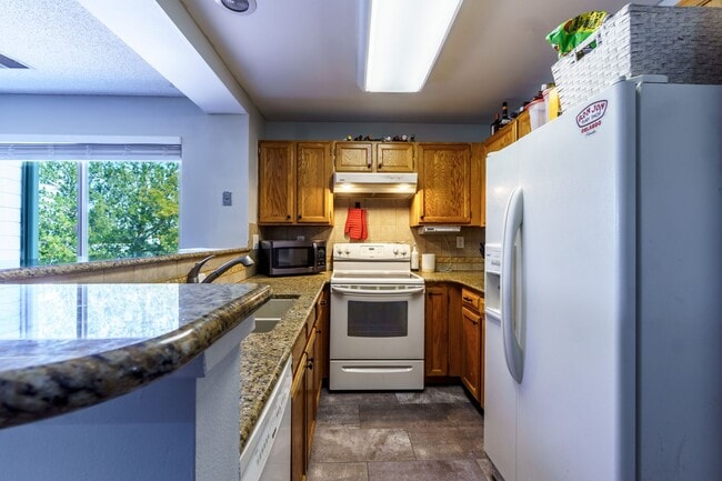 Foto del edificio - Beautiful condo on Iguana for rent