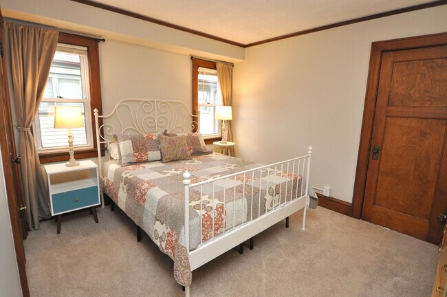 Primary Bedroom with Queen Bed - 3243 S Kinnickinnic Ave