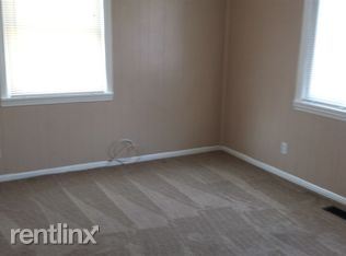 Foto del edificio - 1023 E North Broadway St