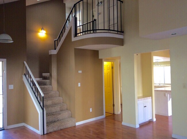 Building Photo - 8112 Fawn St