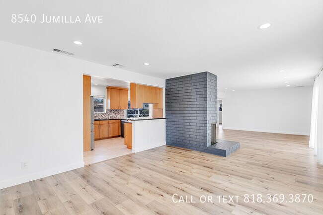 Building Photo - 8540 Jumilla Ave