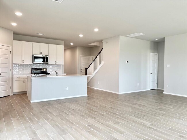 Building Photo - 11624 Comano Dr