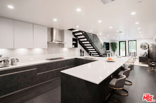 Building Photo - 724 Croft Ave