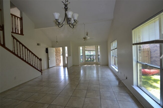Foto del edificio - 12410 Meadow Briar Dr