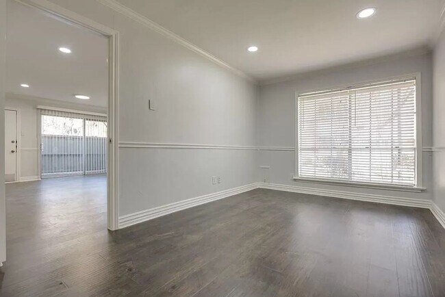 Foto del edificio - Conveniently located condo in Dallas