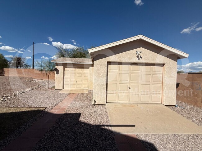 Foto del edificio - 9531 E Lochnay Ln