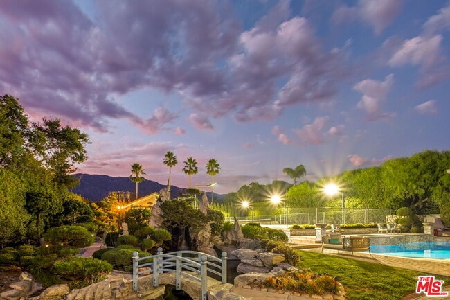 Foto del edificio - 1047 E Pomello Dr