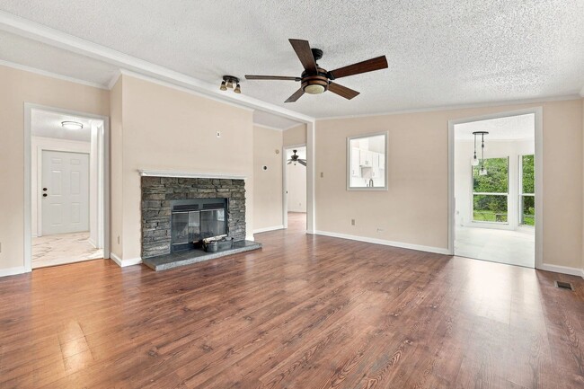 Building Photo - 135 Virginia Ln