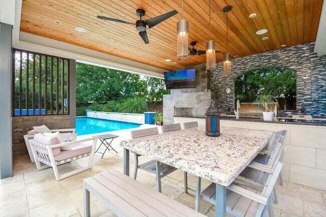 Foto del edificio - 11402 Noblewood Crest Ln