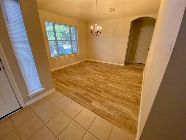 Foto del edificio - 11105 Harvest Time Dr