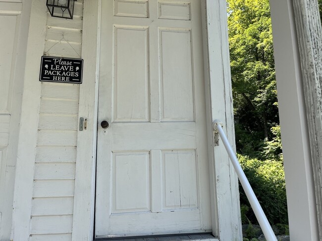 Building Photo - 52 Elmwood St