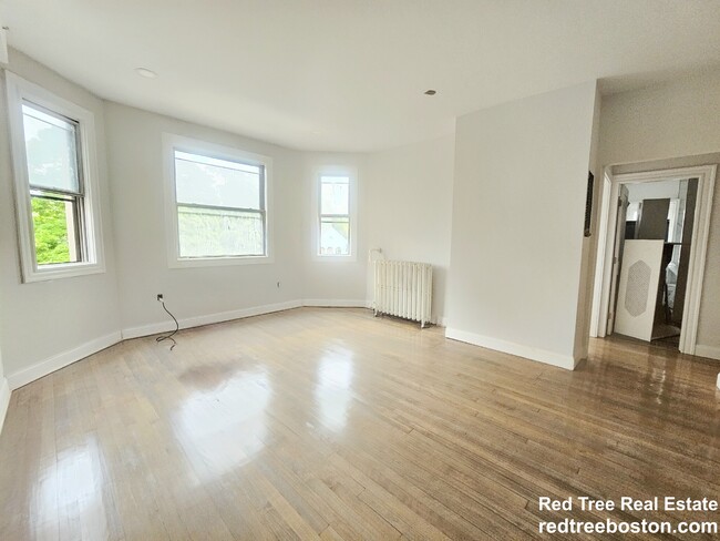 Photo - 457 Centre St Apartment