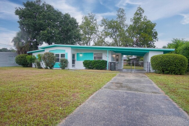 Building Photo - Well-Maintained 3BR/2BA Home with Fenced Y...