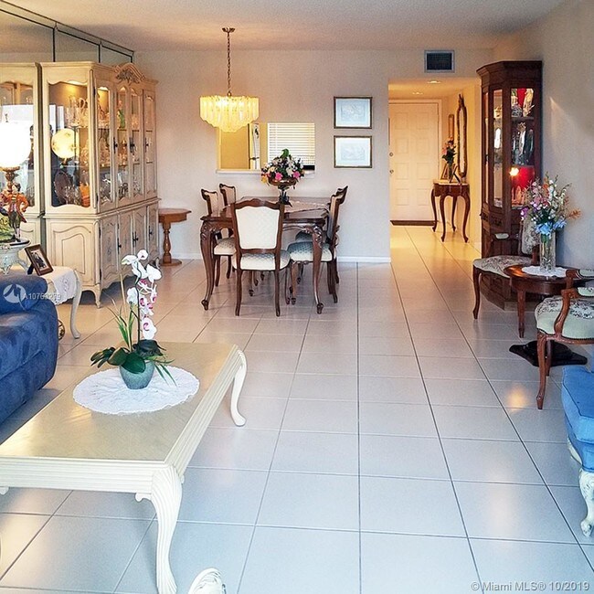 Foto del edificio - 13100 SW 11th Ct