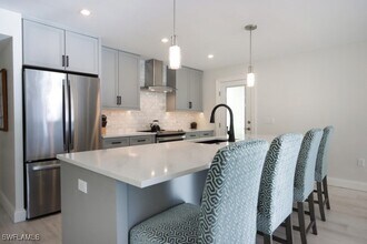 Building Photo - 2850 Gulf Shore Blvd N