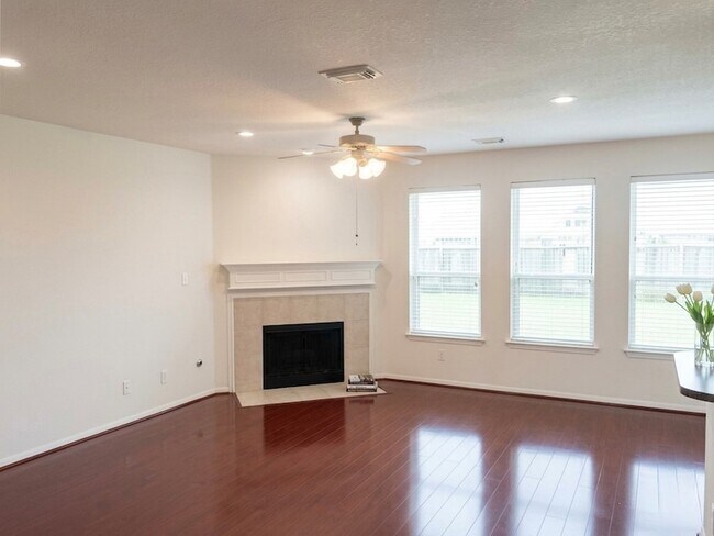 Foto del edificio - 2032 Creek Shore Ln