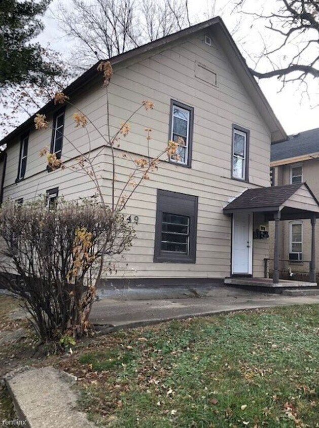 1 br, 1 bath 4plex 1349 8th Street 4 Condo for Rent in Des Moines