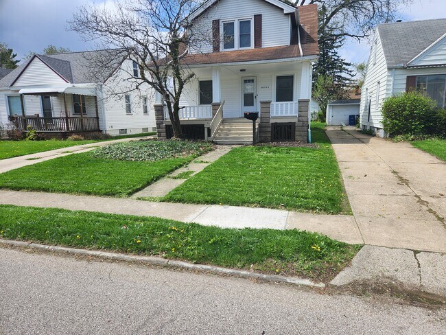 Foto del edificio - 4648 W 149th St