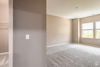 2BR,1.5BA,-1329SF, New Castle - Fenwyck Manor Apartments
