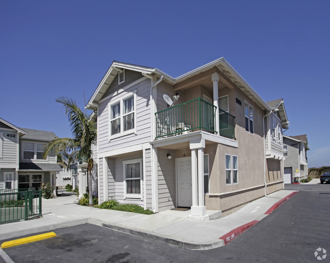 Villa Cesar Chavez Apartments in Oxnard, CA