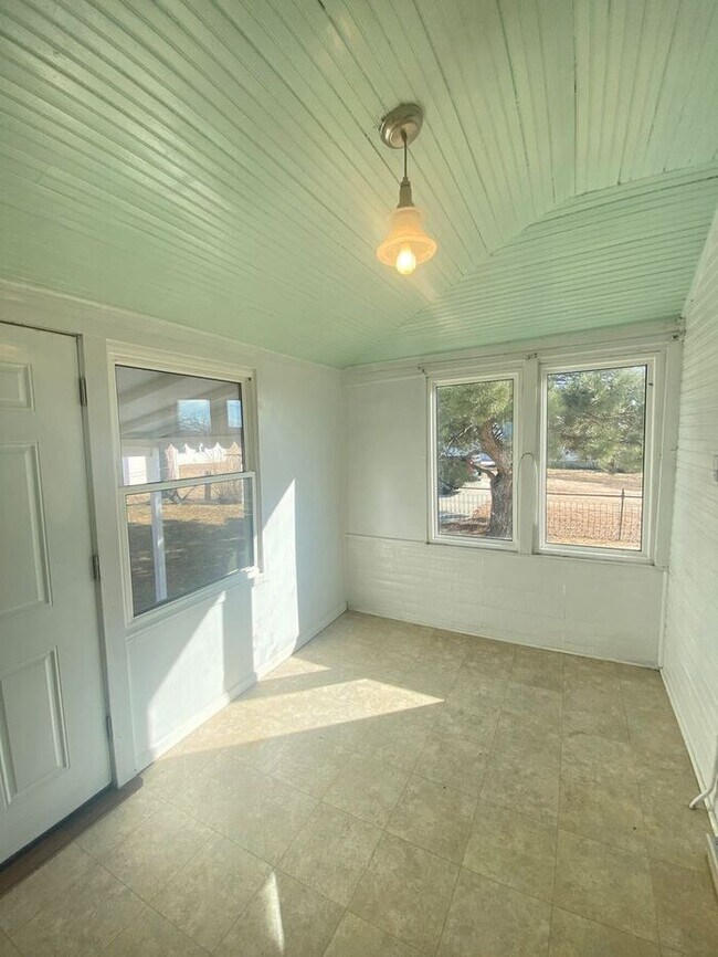 Foto del edificio - 4 Acres With Updated Home, No HOA, Country...