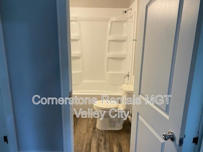 Building Photo - 208 5th Ave SW