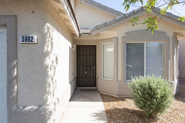 Building Photo - Single story 3 bedroom in gated community near Nellis AFB
