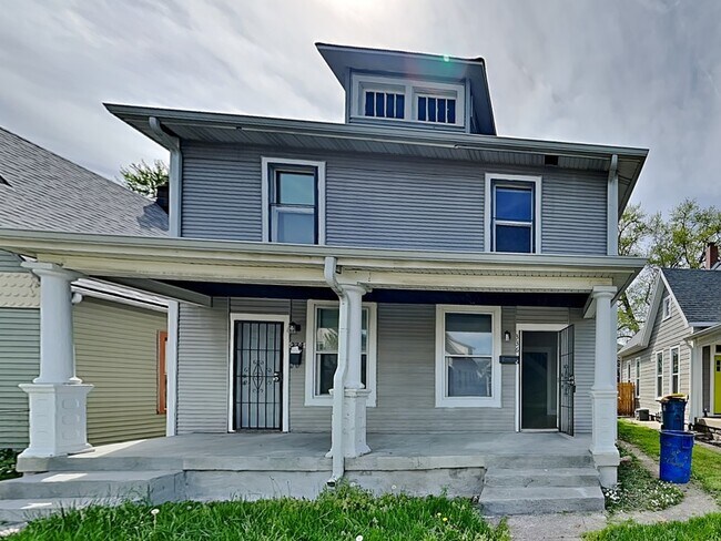 Foto del edificio - 336 N Holmes Ave
